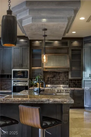 $6,950,000 | 30 Meadowhawk Lane, Las Vegas, NV 89135