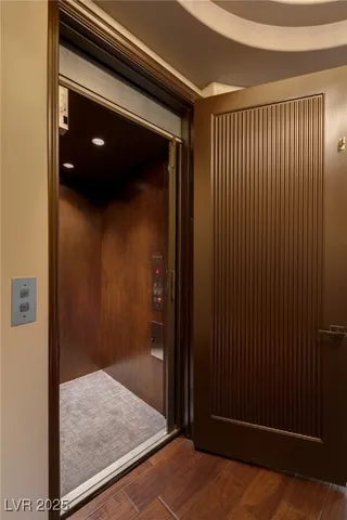 $6,950,000 | 30 Meadowhawk Lane, Las Vegas, NV 89135