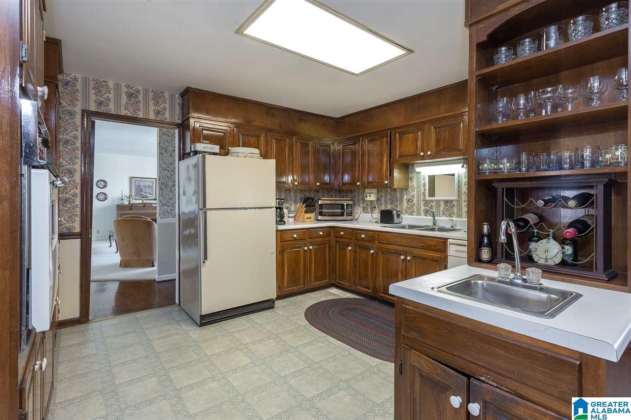 744 Hillyer High Road Anniston, AL 36207 - Photo 3 of 37