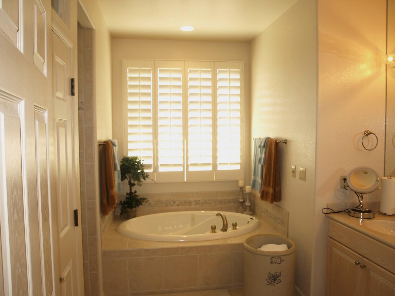 18625 North Tonto Verde Drive Rio Verde, AZ 85263 - Photo 9 of 20 Master Bath Tub