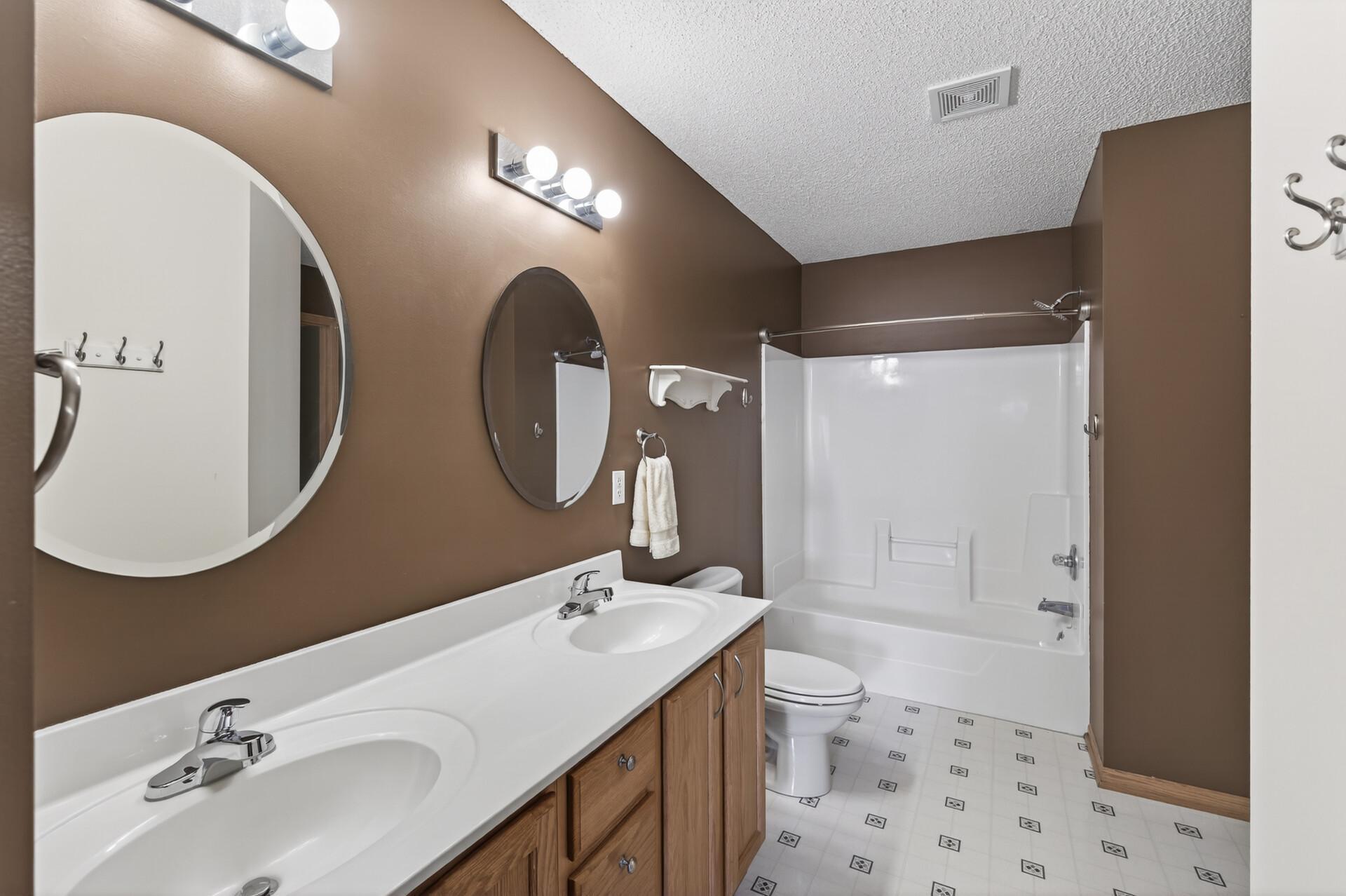 8639 Quarry Ridge Lane, Unit I Woodbury, MN 55125 - Photo 17 of 18