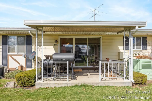 $210,000 | 5951 Leisure S Drive Southeast, Grand Rapids, MI 49548