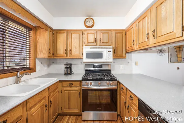 $210,000 | 5951 Leisure S Drive Southeast, Grand Rapids, MI 49548