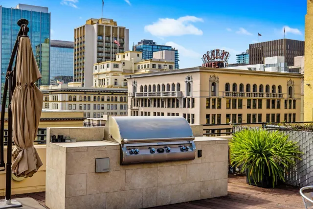 a car parked in front of a building