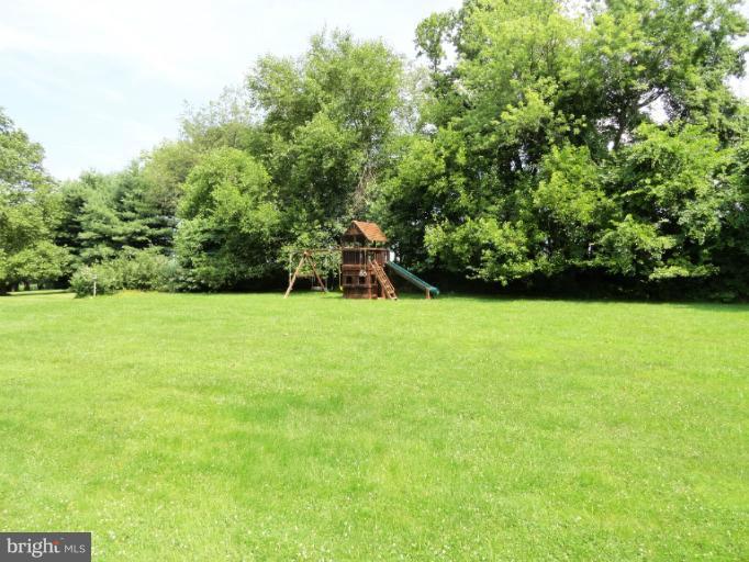 14304 Robcaste Road Phoenix, MD 21131 - Photo 3 of 23 Backyard