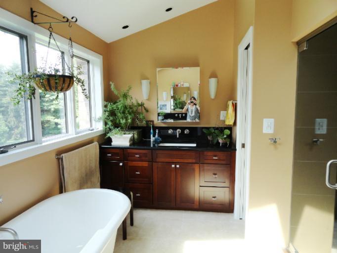 14304 Robcaste Road Phoenix, MD 21131 - Photo 21 of 23 Bath (Master)