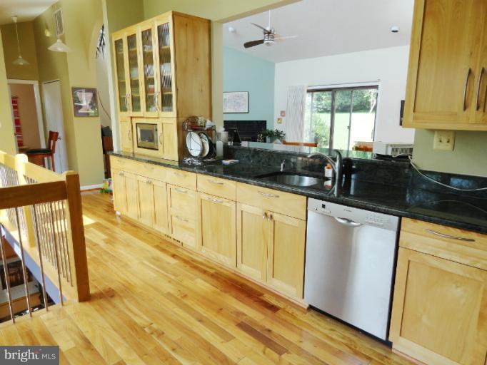 14304 Robcaste Road Phoenix, MD 21131 - Photo 8 of 23 Kitchen2