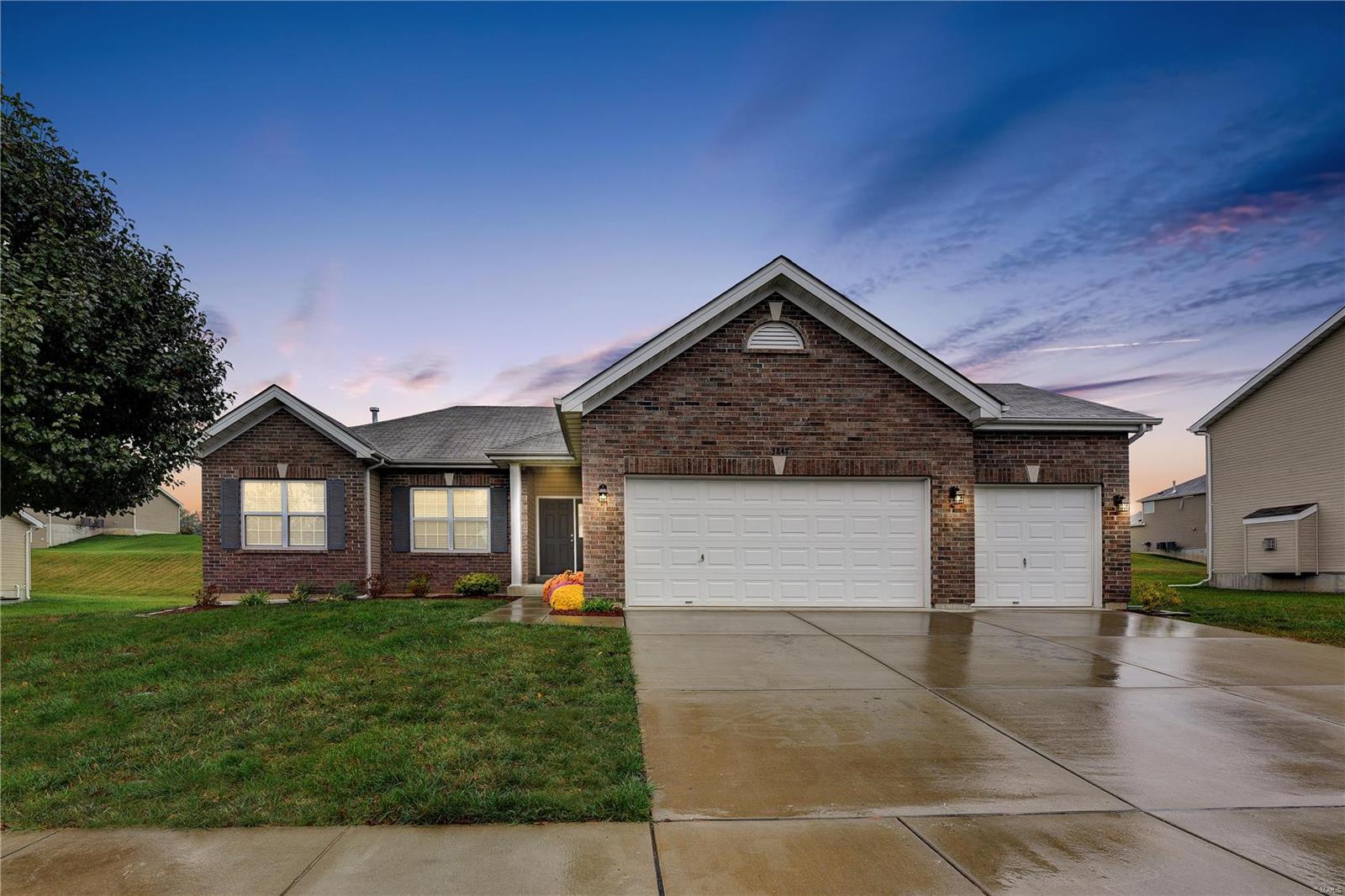 3847 Riverside Pointe Drive Florissant, MO 63034 - Photo 2 of 20 Gallery Image 2