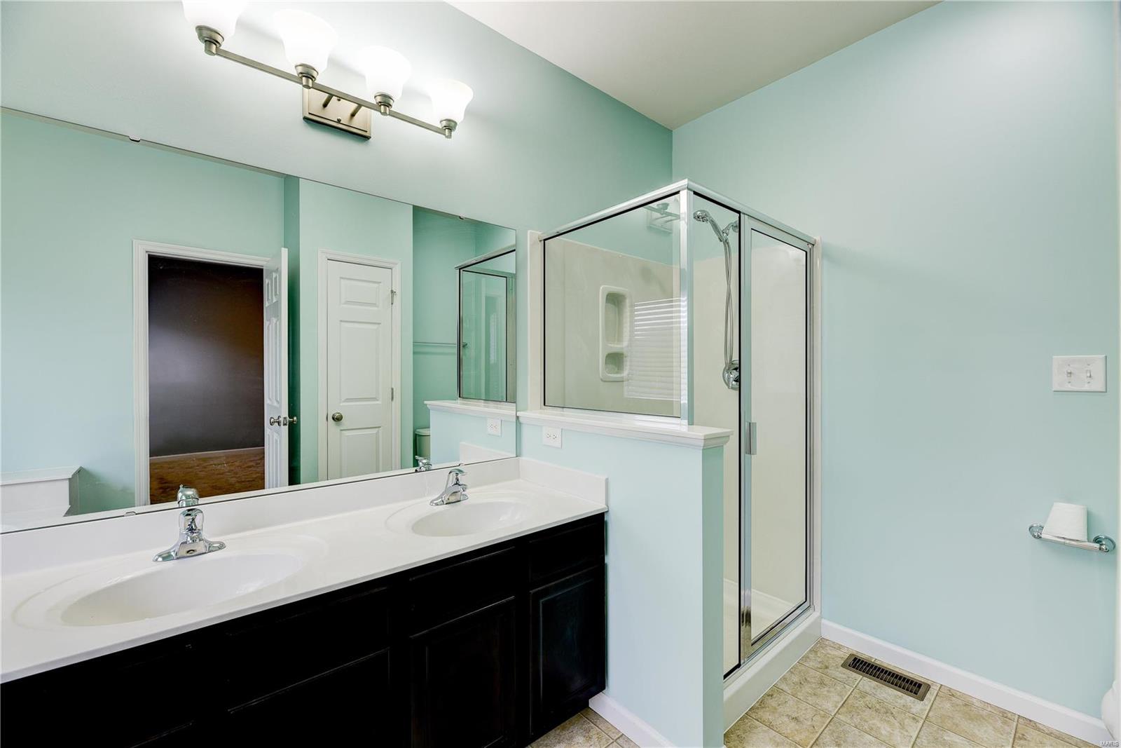 3847 Riverside Pointe Drive Florissant, MO 63034 - Photo 14 of 20 Gallery Image 14