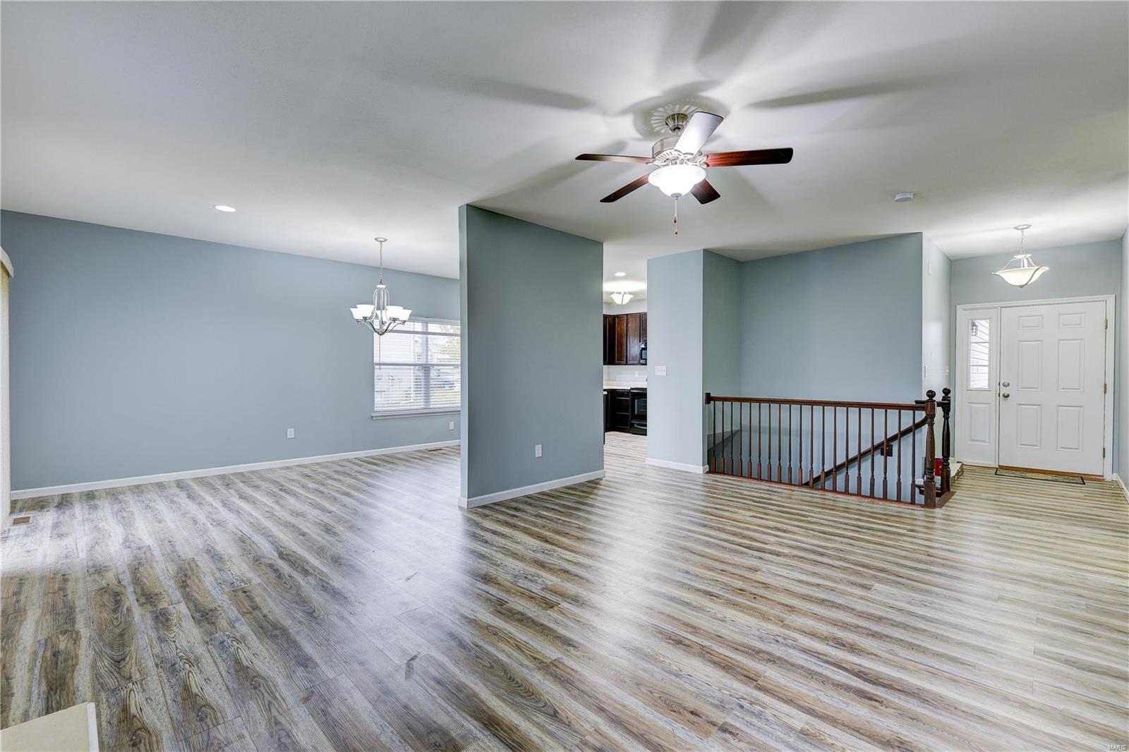 3847 Riverside Pointe Drive Florissant, MO 63034 - Photo 5 of 20 Gallery Image 5