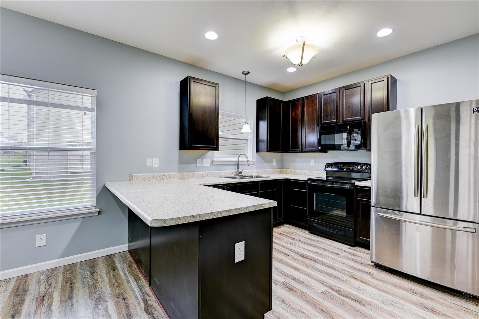 3847 Riverside Pointe Drive Florissant, MO 63034 - Photo 8 of 20 Gallery Image 8