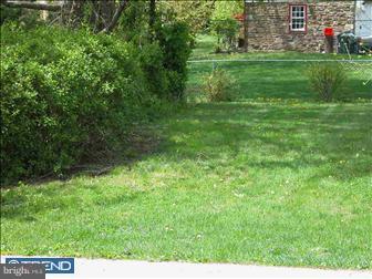 594 Wanamaker Road Abington, PA 19046 - Photo 3 of 6 Exterior Back