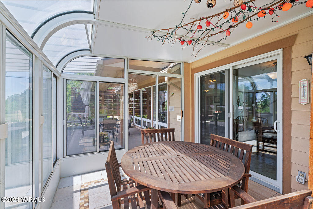 1241 Nelson Road Granger, WA 98932 - Photo 12 of 45 a view of balcony patio