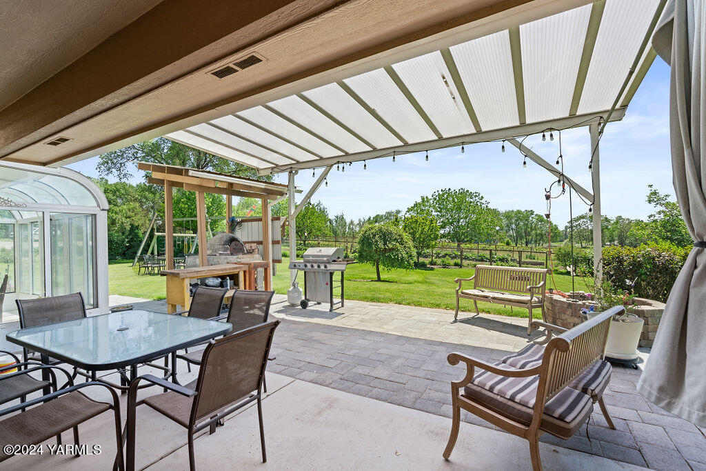 1241 Nelson Road Granger, WA 98932 - Photo 26 of 45 a view of yard with seating area