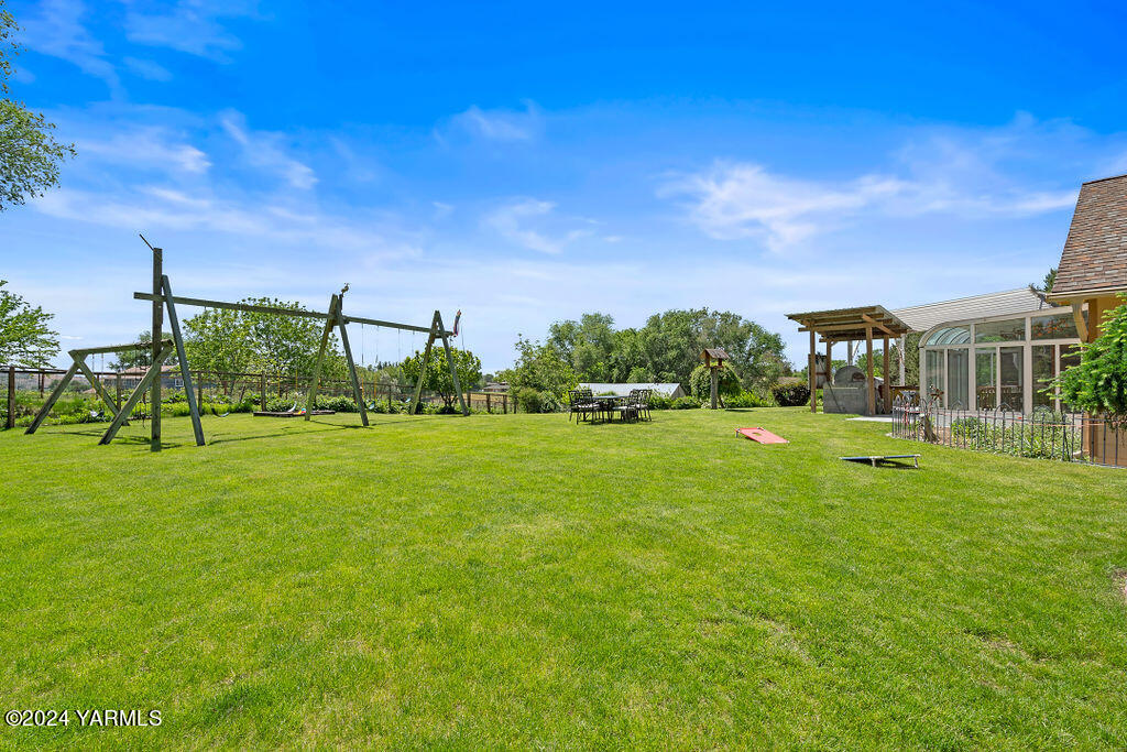 1241 Nelson Road Granger, WA 98932 - Photo 29 of 45 a view of a garden