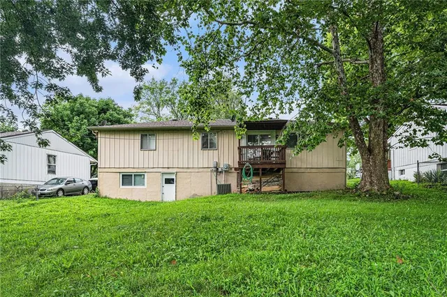 $200,000 | 18919 East Arrowhead Drive, Independence, MO 64056