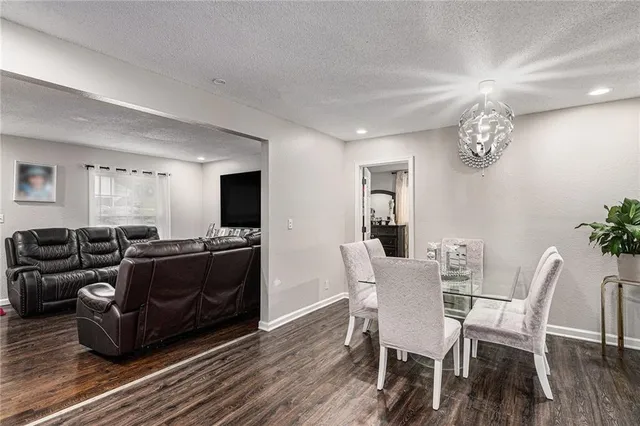 $200,000 | 18919 East Arrowhead Drive, Independence, MO 64056