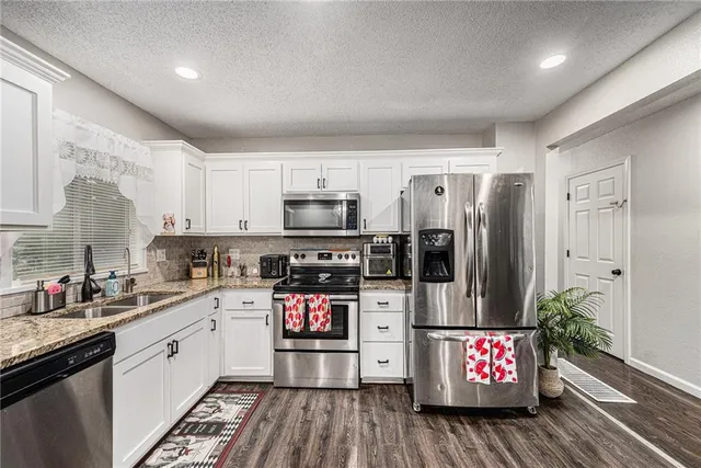 $200,000 | 18919 East Arrowhead Drive, Independence, MO 64056