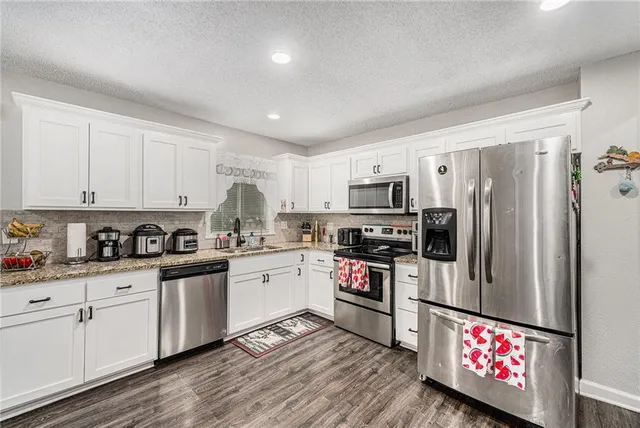 $200,000 | 18919 East Arrowhead Drive, Independence, MO 64056