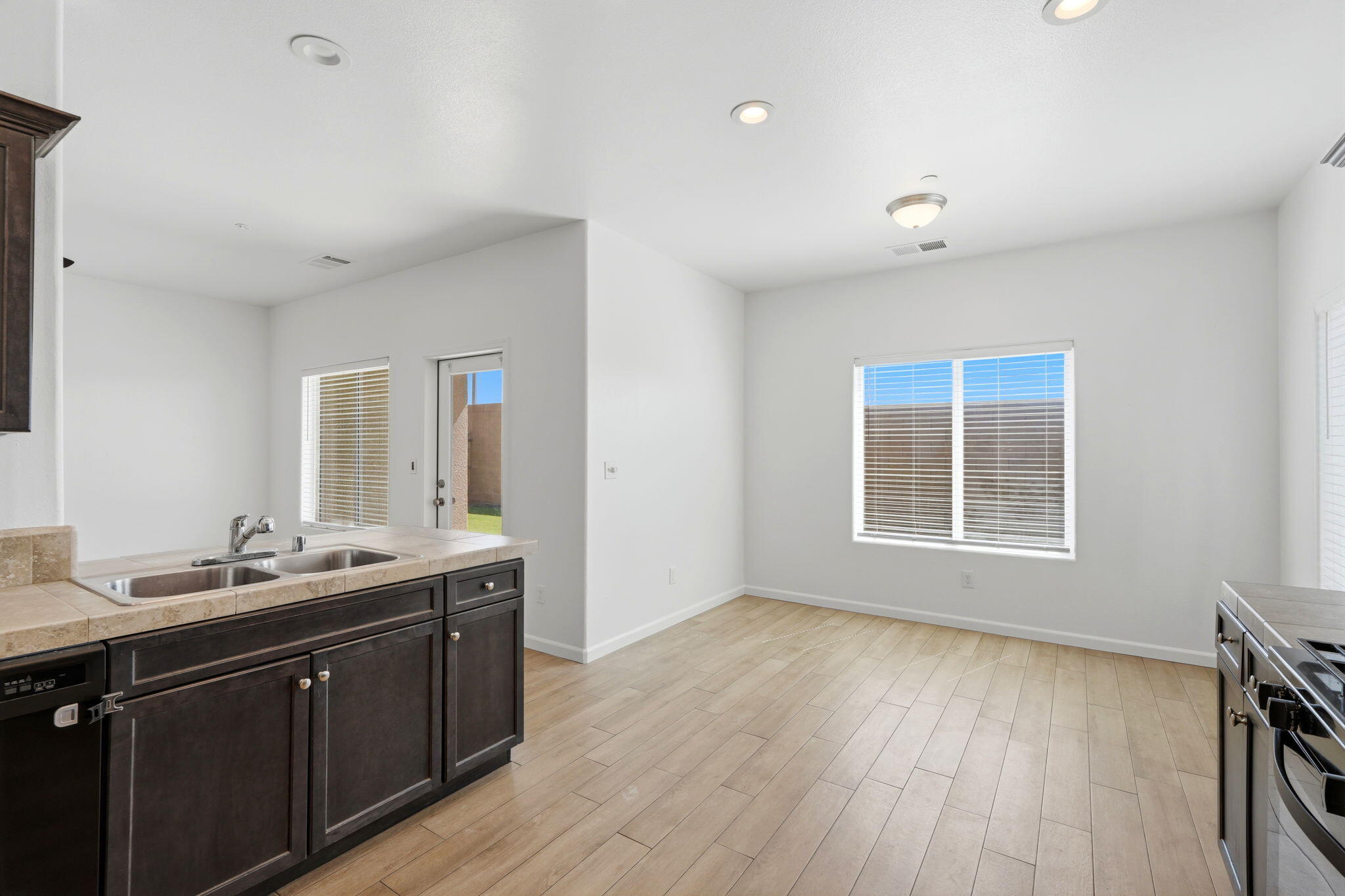 30734 Bellwood Road Visalia, CA 93291 - Photo 20 of 35 27-30734_Bellwood_Rd_026