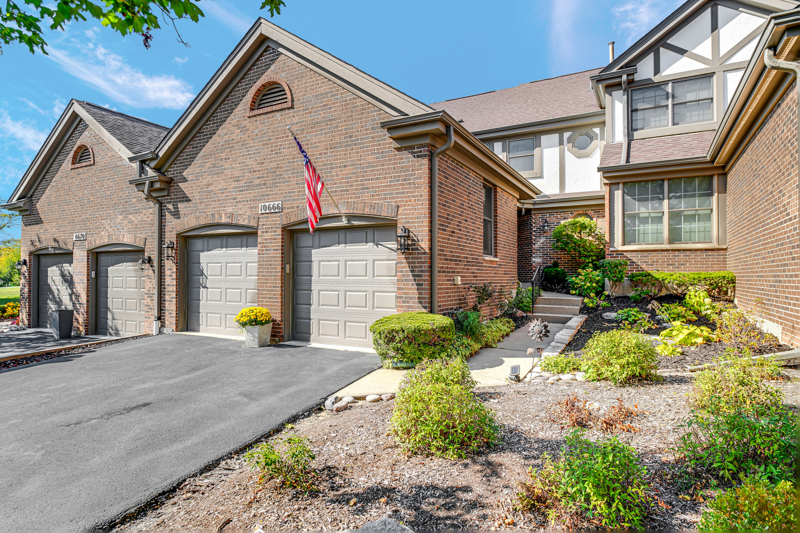 10666 Golf Road Orland Park, IL 60462 - Photo 2 of 32