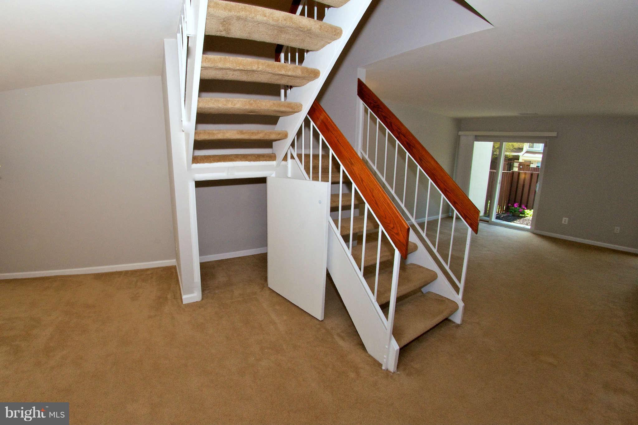2211 Southgate Square Reston, VA 20191 - Photo 12 of 26 a view of an entryway