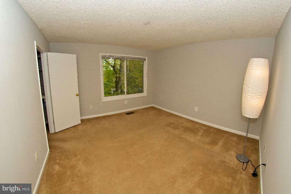 2211 Southgate Square Reston, VA 20191 - Photo 19 of 26