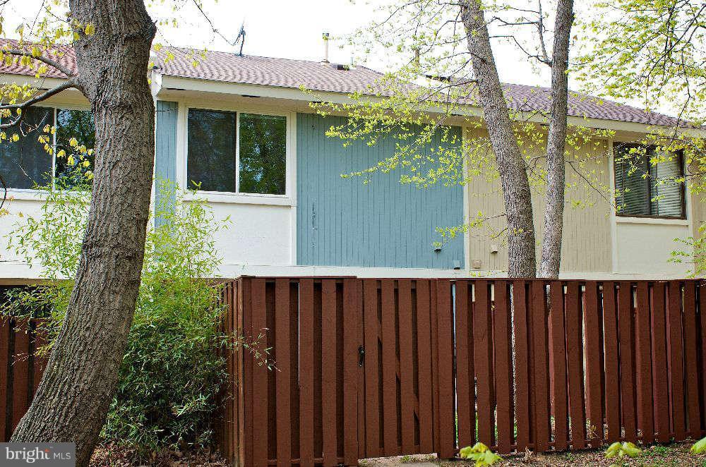 2211 Southgate Square Reston, VA 20191 - Photo 26 of 26 a view of a house with a trees