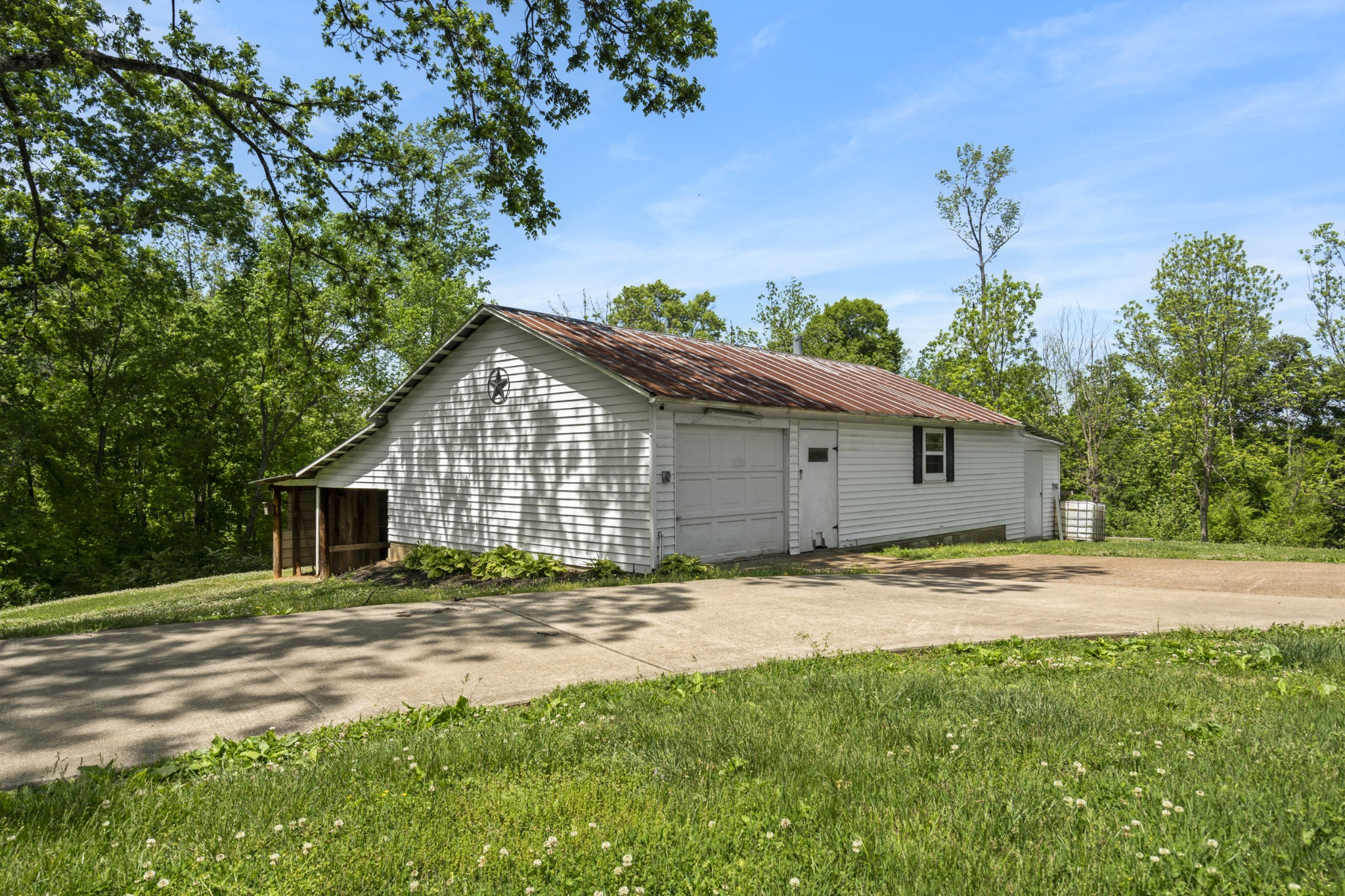 444 Cooley Road Waverly, TN 37185 - Photo 9 of 47