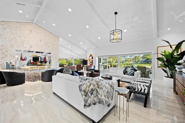 $1,975,000 | 6266 Southeast Oakmont Place, Stuart, FL 34997