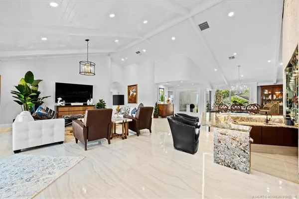 $1,975,000 | 6266 Southeast Oakmont Place, Stuart, FL 34997