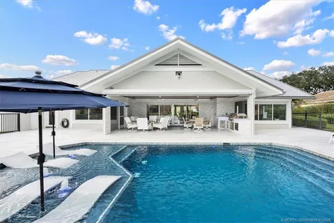 $2,195,000 | 6266 Southeast Oakmont Place, Stuart, FL 34997