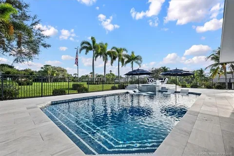 $2,195,000 | 6266 Southeast Oakmont Place, Stuart, FL 34997