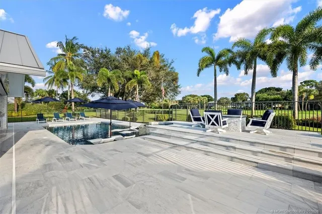 $2,195,000 | 6266 Southeast Oakmont Place, Stuart, FL 34997
