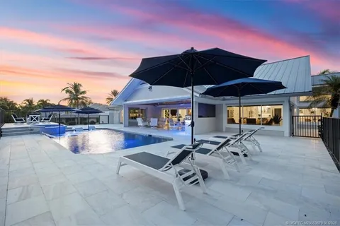 $2,195,000 | 6266 Southeast Oakmont Place, Stuart, FL 34997