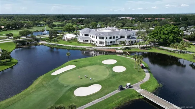 $2,195,000 | 6266 Southeast Oakmont Place, Stuart, FL 34997