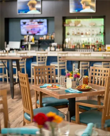 $1,975,000 | 6266 Southeast Oakmont Place, Stuart, FL 34997