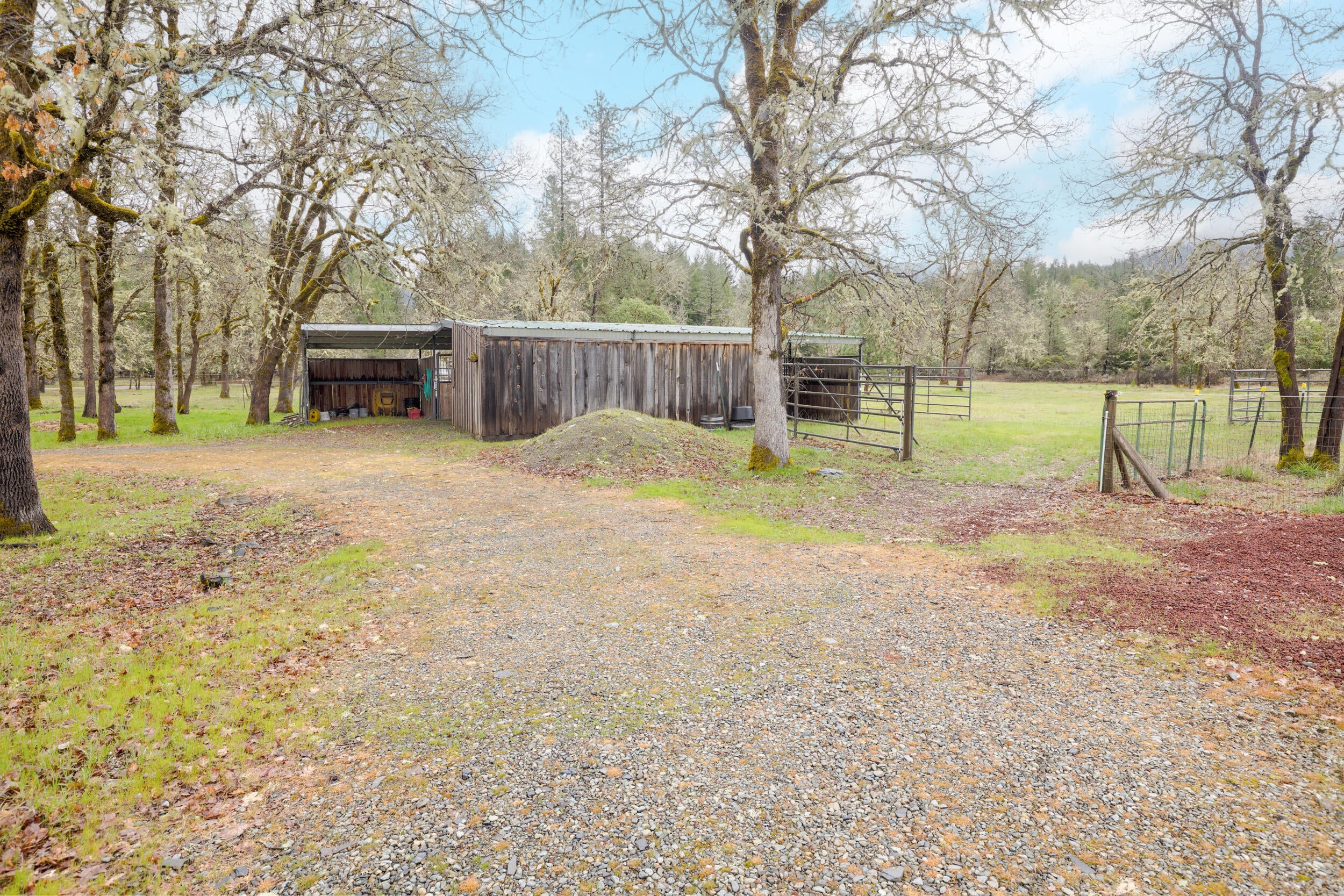 1570 Dick George Road Cave Junction, OR 97523 - Photo 34 of 41 Barn/Paddocks/Pasture