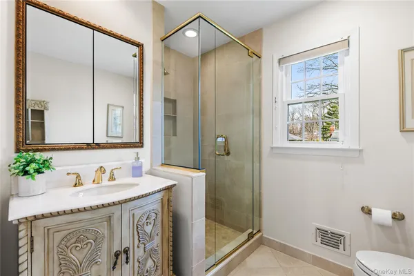 $1,895,000 | 14 Loewen Court, Rye, NY 10580