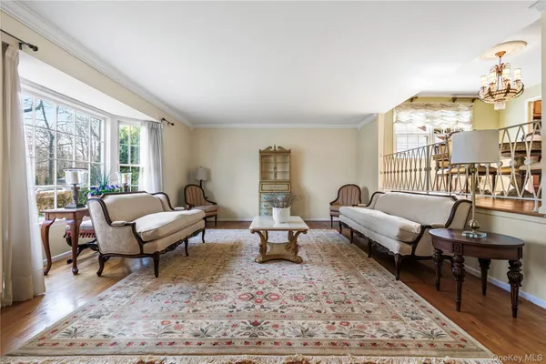 $1,895,000 | 14 Loewen Court, Rye, NY 10580