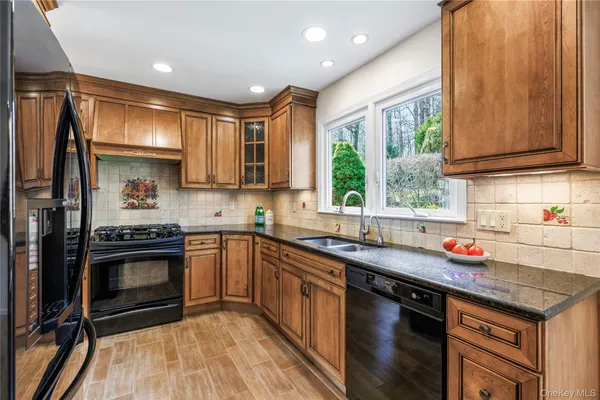 $1,895,000 | 14 Loewen Court, Rye, NY 10580