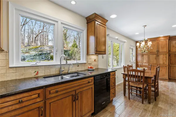 $1,895,000 | 14 Loewen Court, Rye, NY 10580