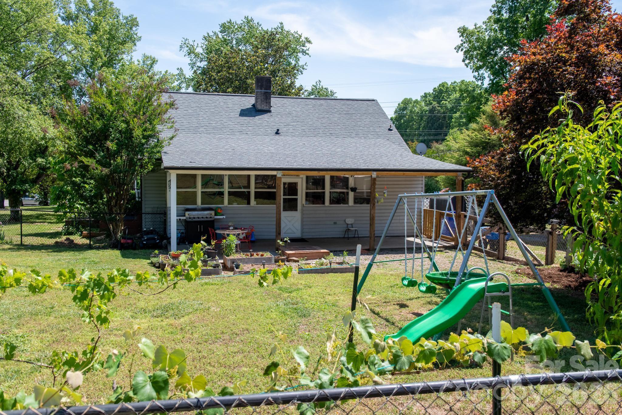 828 Jamestown Road Morganton, NC 28655 - Photo 27 of 36 front view of house with a yard