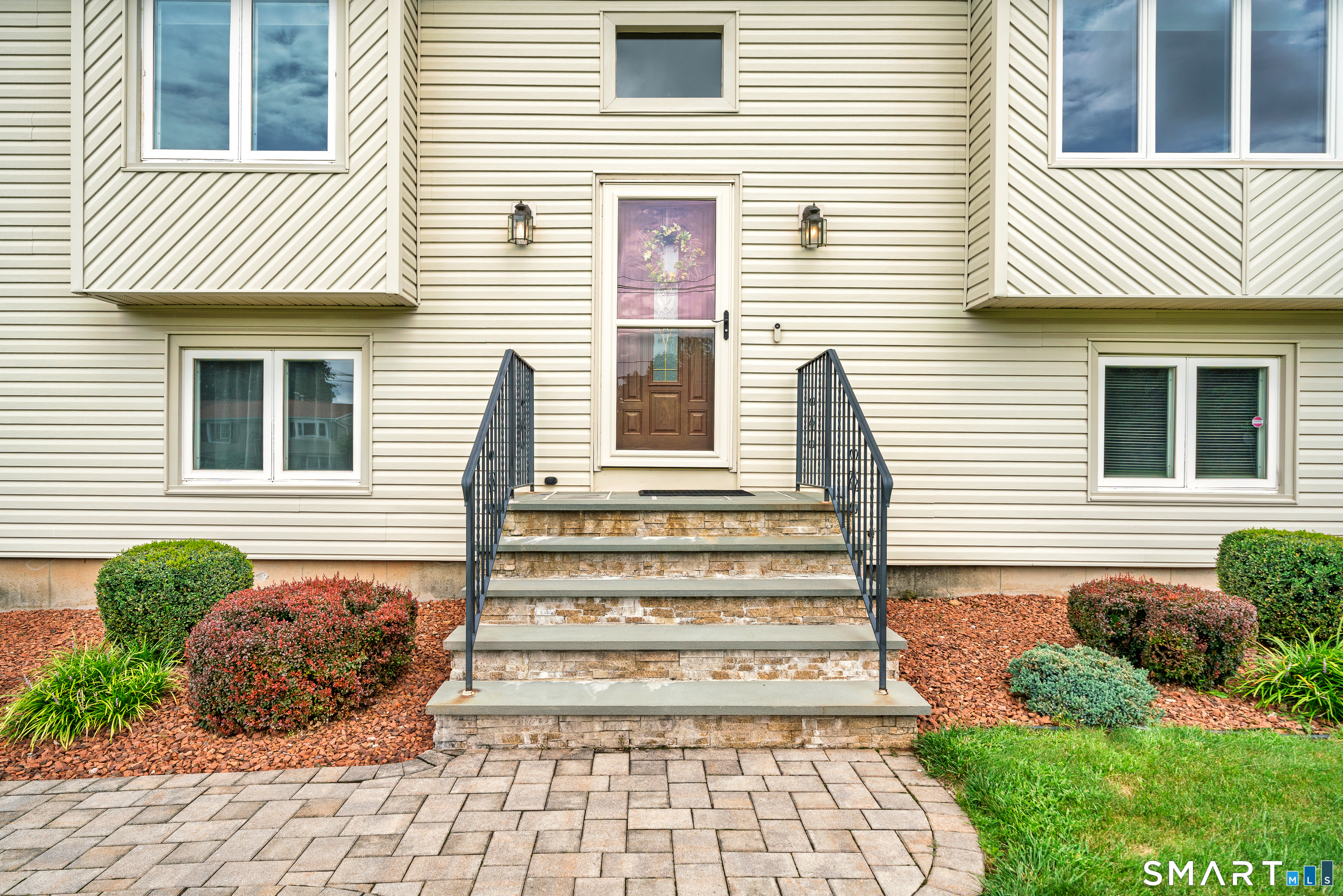49 School House Road Wallingford, CT 06492 - Photo 2 of 40 Gallery Image 2