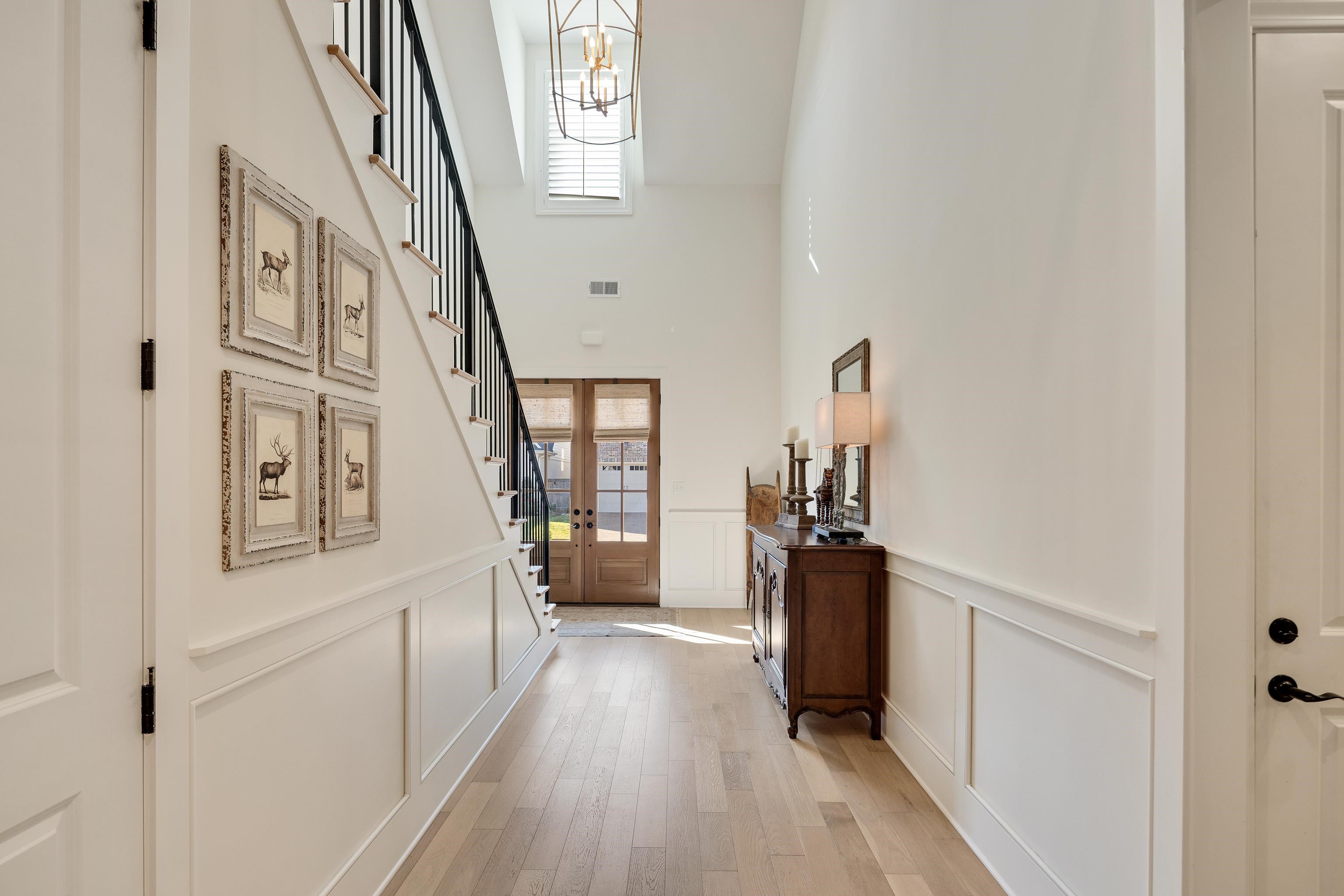 10138 Cliveden Circle South Collierville, TN 38017 - Photo 5 of 39 a view of a entryway with furniture and wooden floor