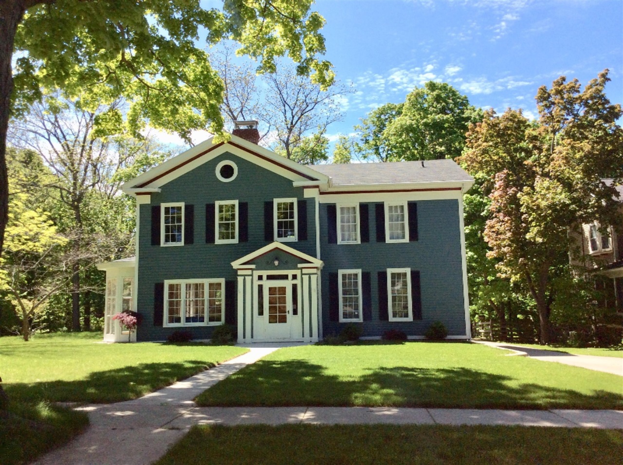 414 Cedar Street Manistee, MI 49660 - Photo 2 of 70