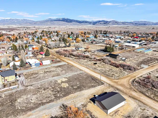 $47,500 | 309 Spruce Avenue West, Fairfield, ID 83327