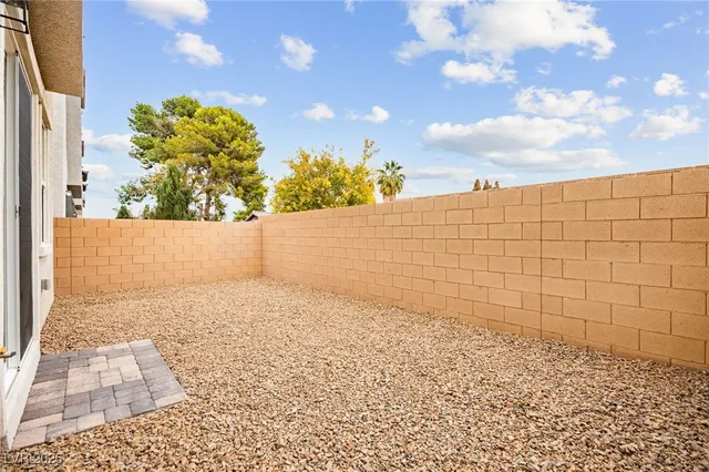 $2,700 | 10140 Gabby Glen Street, Las Vegas, NV 89183