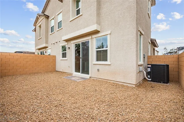$2,700 | 10140 Gabby Glen Street, Las Vegas, NV 89183