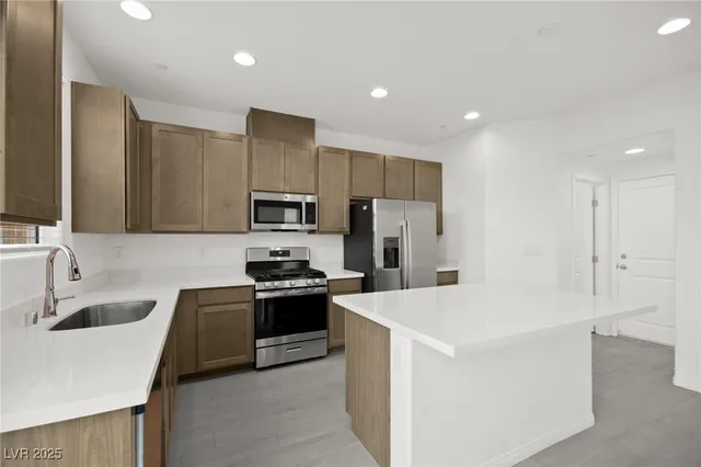 $2,700 | 10140 Gabby Glen Street, Las Vegas, NV 89183
